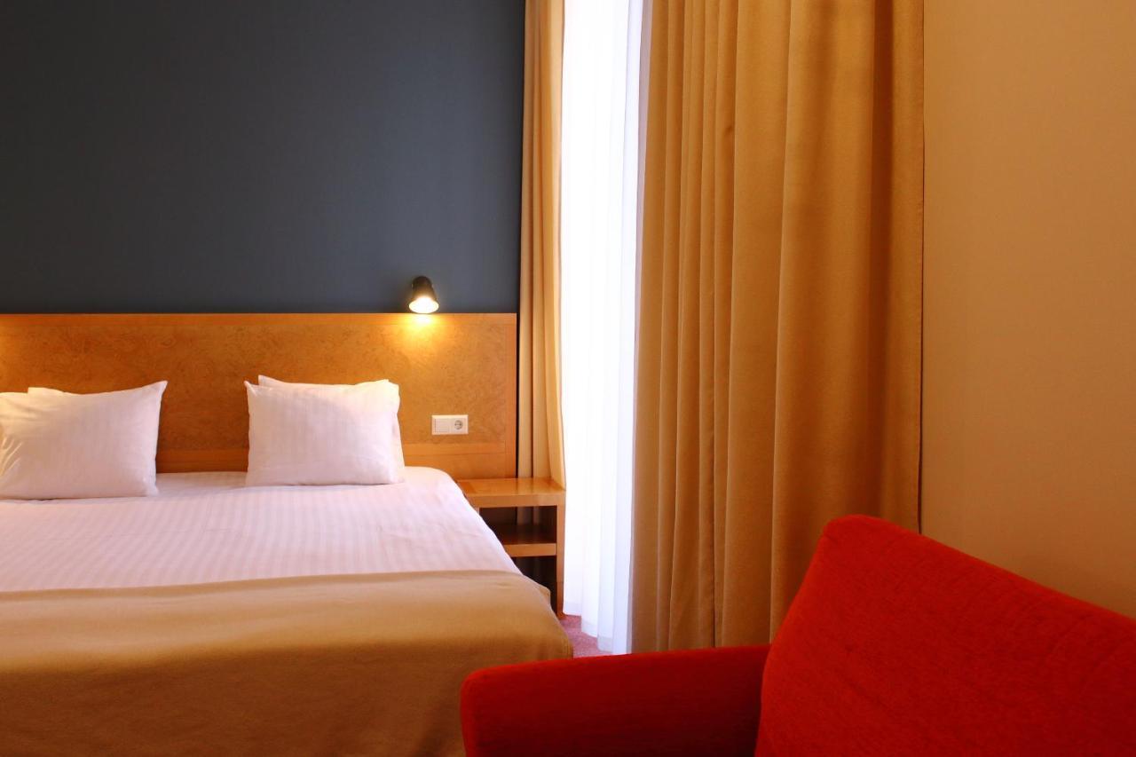 Hotel Kolumbs Liepaja Exterior photo