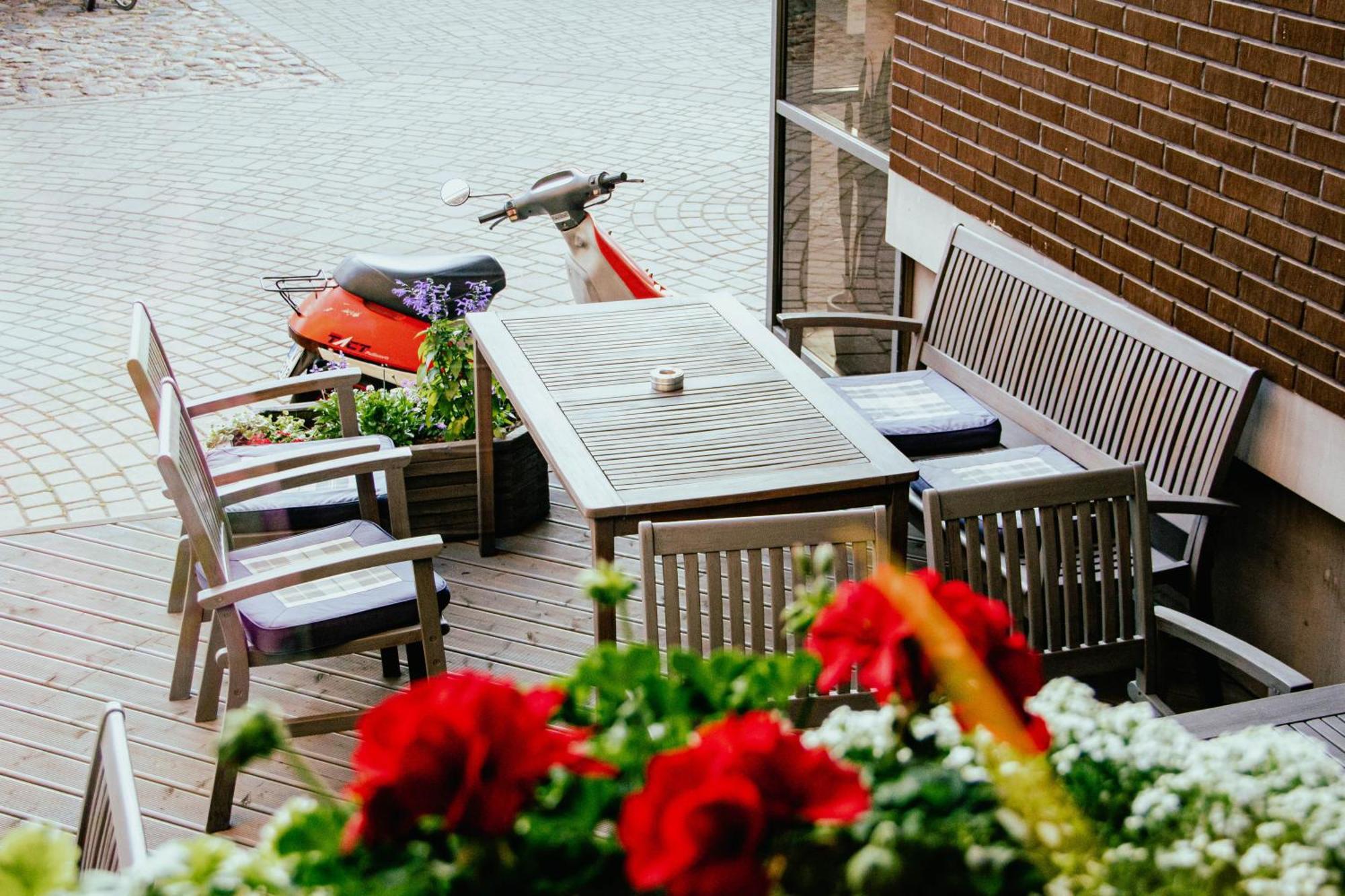 Hotel Kolumbs Liepaja Exterior photo